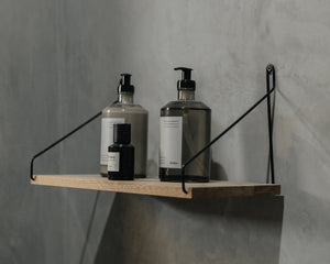 FRAMA Shelf Natural Oak D20/W40 Black / Context